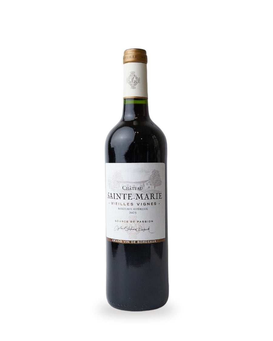 Château St. Marie Bordeaux Supérieur — Flasche vor weißem Studio-Hintergrund