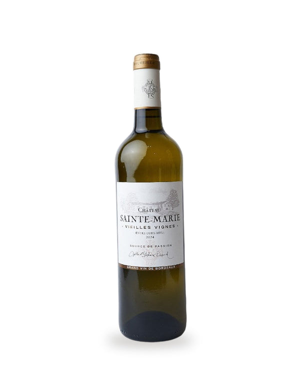 Château St. Marie Vieilles Vignes — Flasche vor weißem Studio-Hintergrund