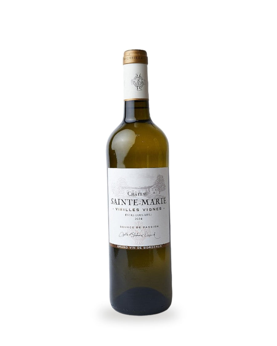 Château St. Marie Vieilles Vignes — Flasche vor weißem Studio-Hintergrund