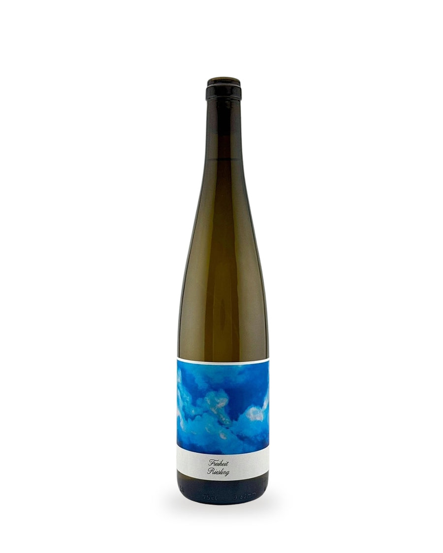 Schmitt Riesling Freiheit Naturwein — Flasche vor weißem Studio-Hintergrund
